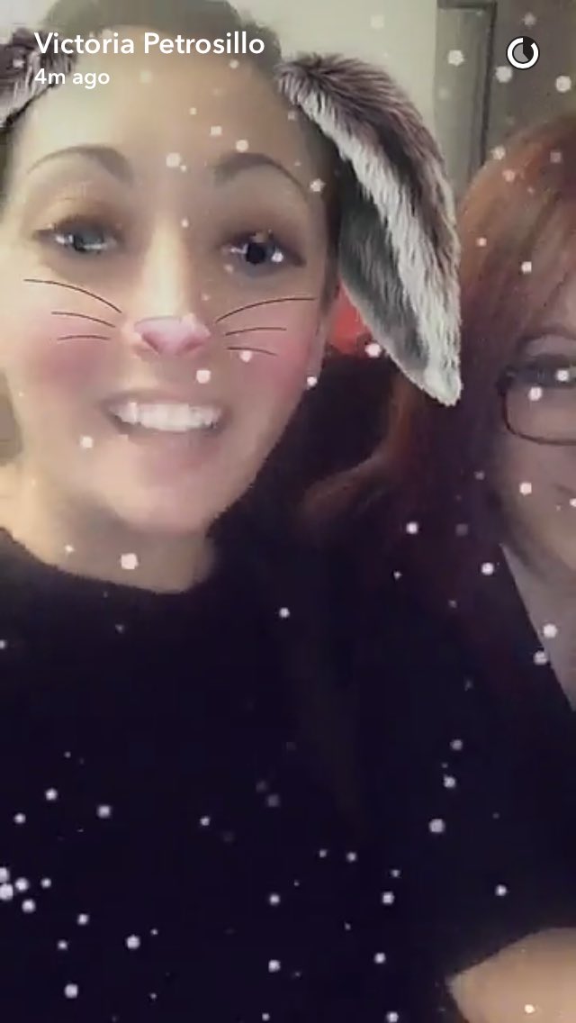 Les3MNews's tweet photo. De retour à Lyon, Victoria s'entraîne pour l'enregistrement du Grand Blind Test lundi avec sa soeur, coach pour l'occasion ☺️🎤 https://t.co/1C9z4fANgq