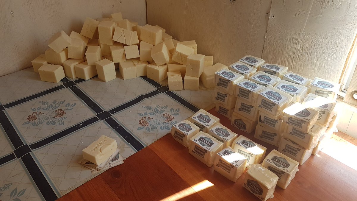 jabonsaypon's tweet photo. Seguimos preparando el lanzamiento, muestras gratis para todos los q prueben @jabonsaypon. Nos vemos el Sáb 28.01 a las 18h https://t.co/hDcou4r0M7
