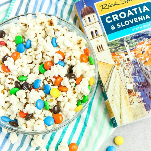 I like my popcorn sweet and salty. How do you like yours? Get more yummy recipe ideas at popcorn.org. #PopItandTopIt #ad