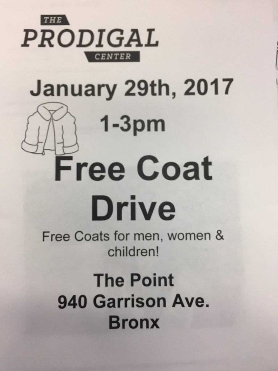 NYPD41Pct's tweet photo. Thank you @ReggieStutzman for helping the community by keeping them warm. #coatgiveaway #nooneshouldbecold https://t.co/U1MDwUYANK
