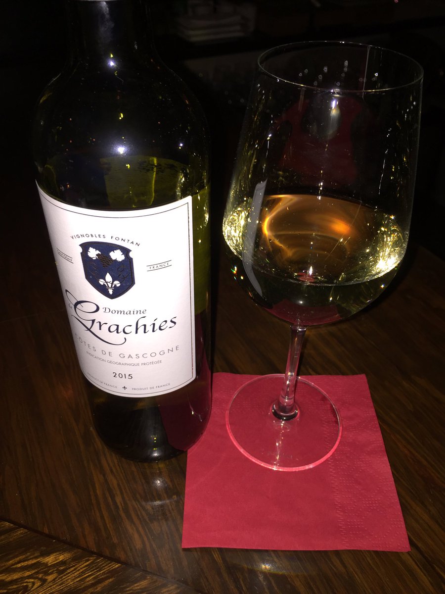 RonWilsonVan's tweet photo. A #happyhour not to be missed. Read my review at https://t.co/qz1DBBDUHd. @missionkits @RunsWithTongs #wine #bcwine #kitsilano #foodie 🍷🍾 https://t.co/4rDYGx9aVg