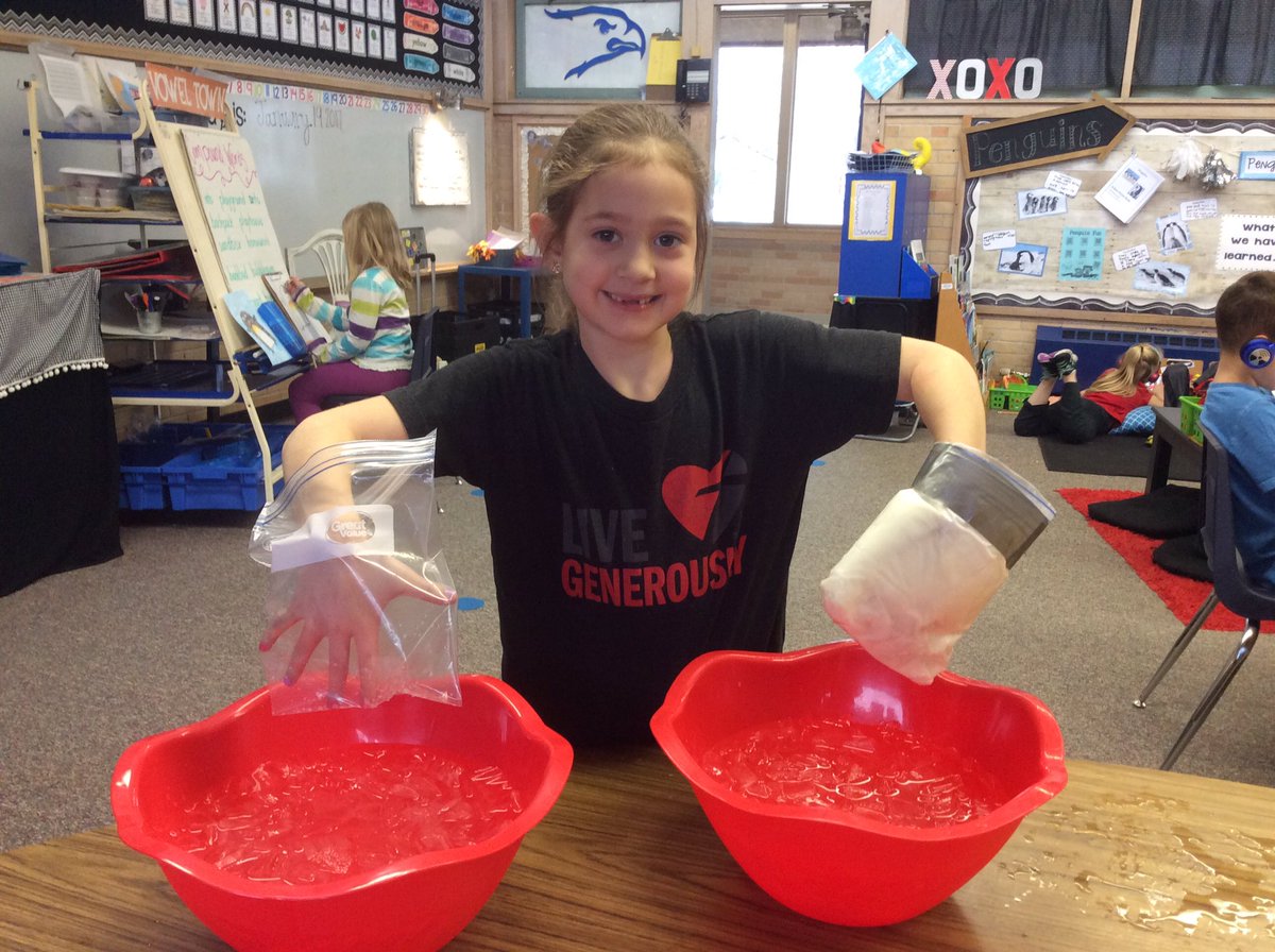 MrsRevellEGS's tweet photo. Using crisco to test out how penguins use blubber to stay warm in the freezing cold water #355tweets #1stgrade https://t.co/J6E2wXXJ6E
