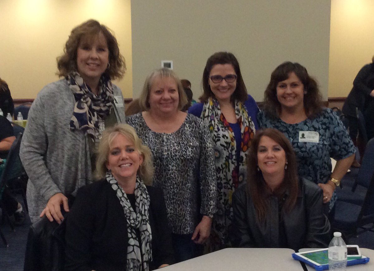 Linda_Gonzales's tweet photo. A great day learning together at #liteup2017 @Defoorlibrarian @librariancbrook @libraryLeAnne @C_B_Fisher @LemonsWedge #gisdlibraries https://t.co/rpsx7u7de6