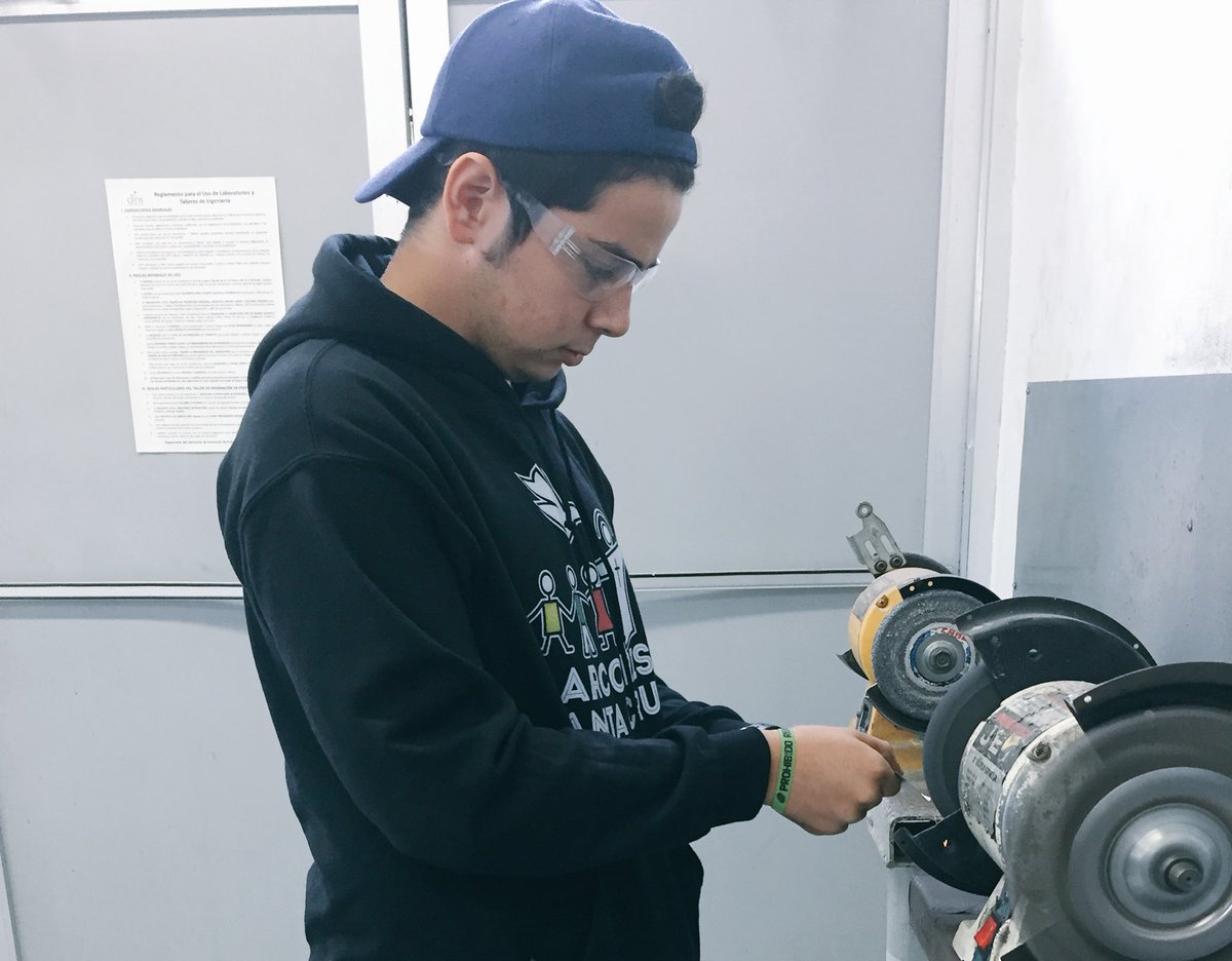 Builiding a robot #FIRSTsteamworks