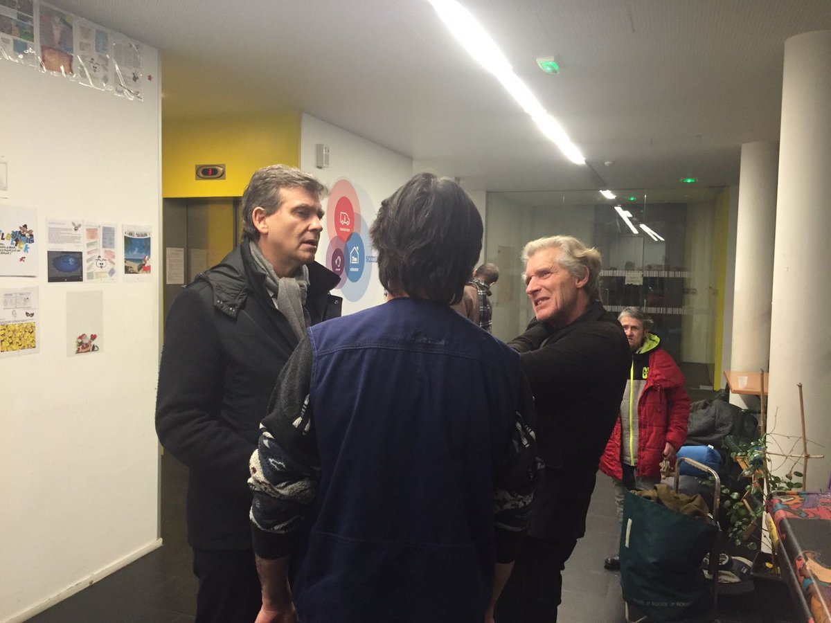 montebourg's tweet photo. Hier soir, après le débat, je me suis rendu dans un centre d'hébergement d'urgence géré par le Samu Social de Paris #Froid #détresse #AGIR https://t.co/uZNMVREelY