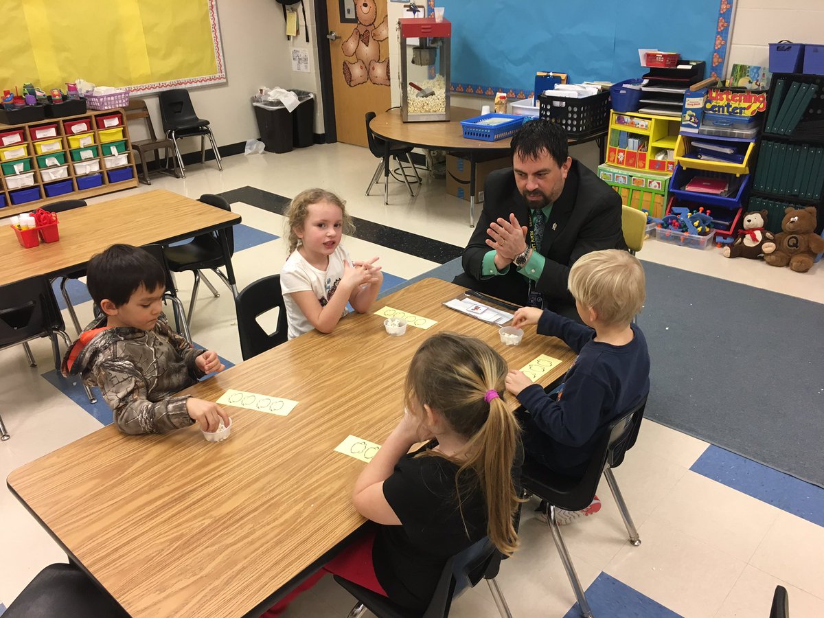 HumphreyElem's tweet photo. Look who visited Ms Ready's kinders today! Thanks @SellnerBrad for working with us & having some fun! #WhenTheBossComesToPlay #LakerLeader https://t.co/coPylpMpqT