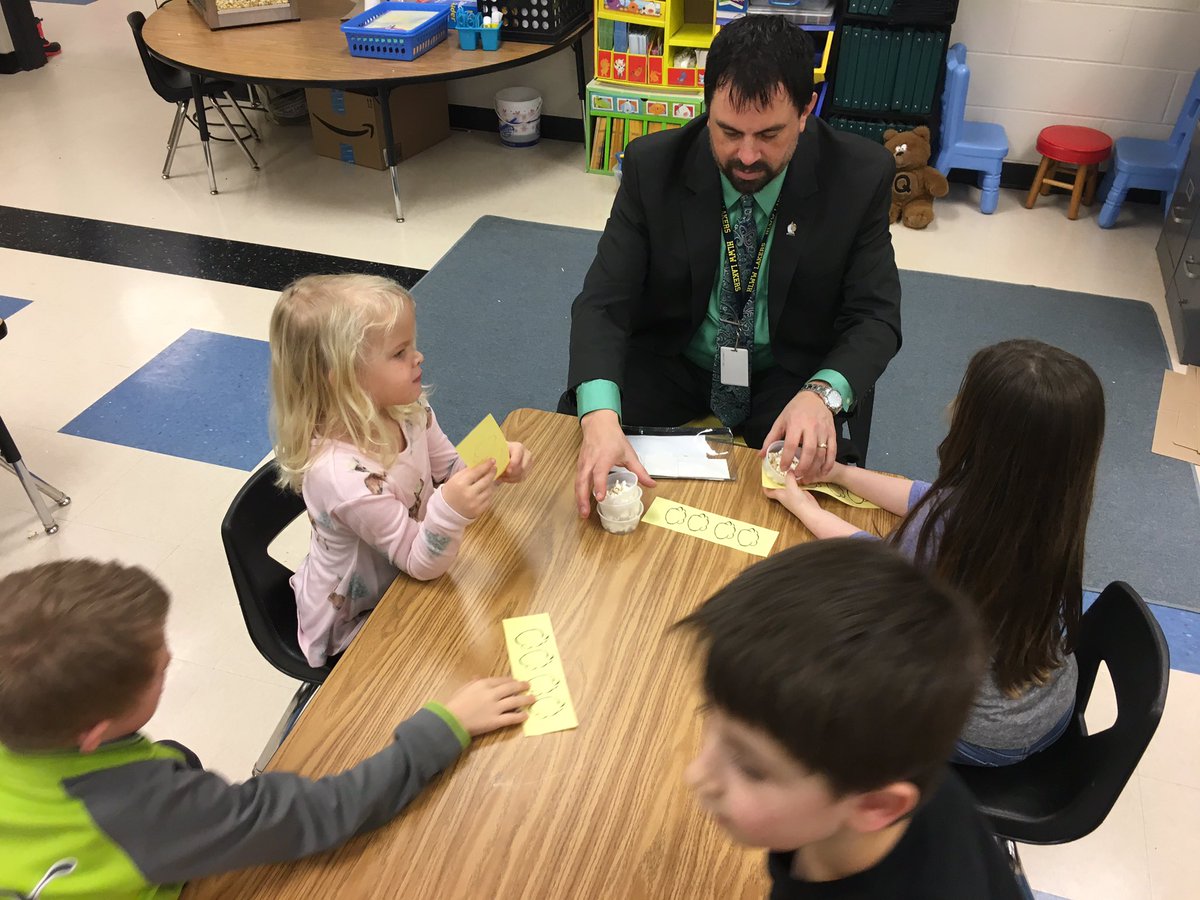 HumphreyElem's tweet photo. Look who visited Ms Ready's kinders today! Thanks @SellnerBrad for working with us & having some fun! #WhenTheBossComesToPlay #LakerLeader https://t.co/coPylpMpqT