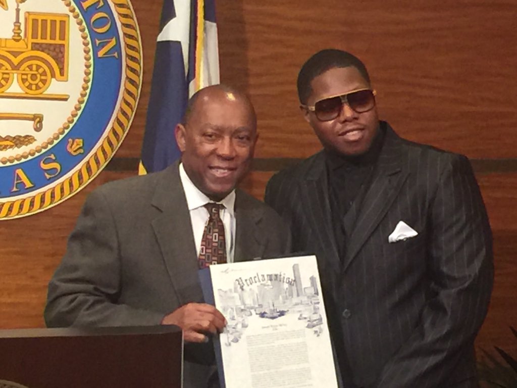 SylvesterTurner's tweet photo. Today, I had the distinct honor of presenting @ZROMOCITYDON with a proclamation for the work he is doing to build up our #communities. https://t.co/A73keKm88X