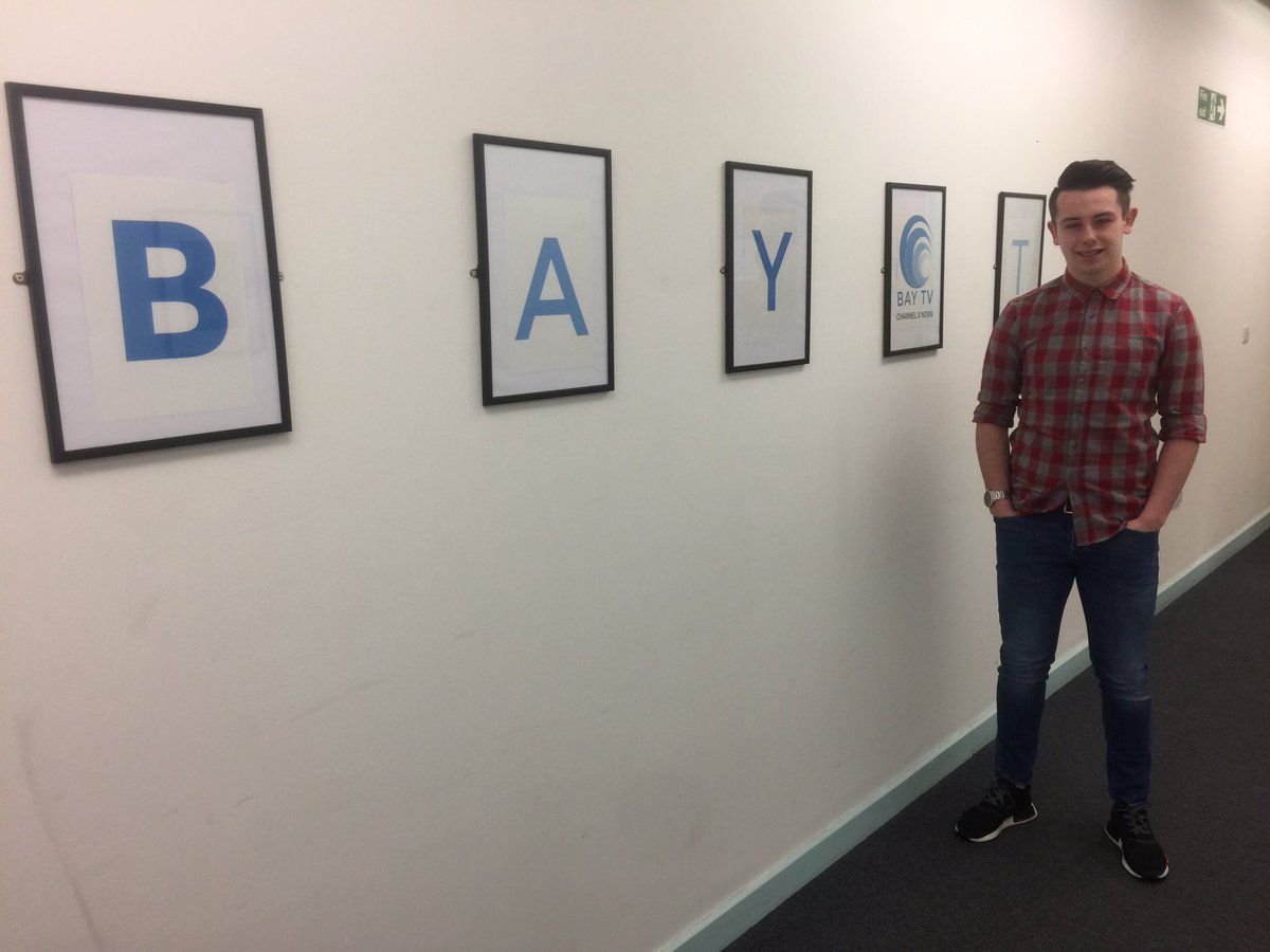 NickyPriceMusic's tweet photo. You can watch my interview from today on @BayTVSwansea at https://t.co/pZdSG4Z569 #letitshine #nickyprice https://t.co/IWd1ZuBJ82