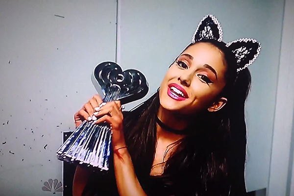 godiscyrus's tweet photo. RT se você quer que isso aconteça novamente 

DARIANA FEAT SHAWN #SideToSide #BestMusicVideo #iHeartAwards https://t.co/OaR4GDEuFu
