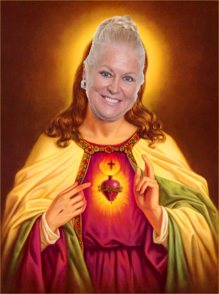Kim Woodburn comparing her treatment in #CBB to that of Jesus! I can see the similarities my Luvvie. Now SHUT UP!