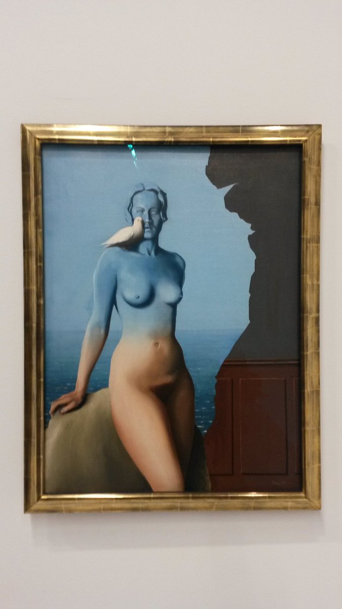 FredTouraine's tweet photo. #Magritte intime. Une expo qui révèle la profondeur de l'artiste et ses références philo et mythologiques. Bravo le @CentrePompidou :) https://t.co/G4kkLuOSdC