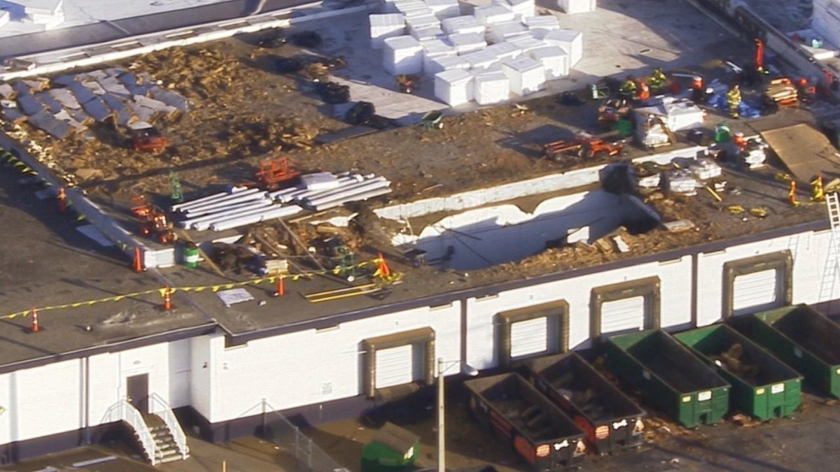 #BREAKING 2 people trapped inside building after roof collapse in NW Miami-Dade bit.ly/2k5DUe2 https://t.co/tcYIxHzjmG