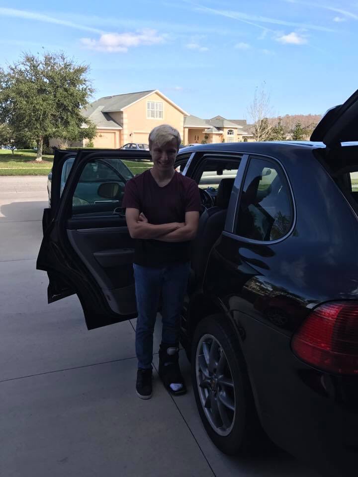 traceymikos's tweet photo. On his way to DC to watch the inauguration. Me=Bundle of nerves My Son=Totally & completely excited! #prayers4safety #Inauguration https://t.co/enL7RDZ0iv