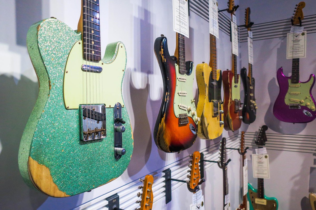 Fender's tweet photo. Spot anything you'd like to try out?

#FenderNAMM #NAMM2017 #NAMMShow https://t.co/0zL8jZIGCe