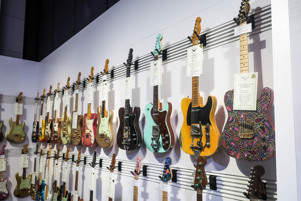 Fender's tweet photo. Spot anything you'd like to try out?

#FenderNAMM #NAMM2017 #NAMMShow https://t.co/0zL8jZIGCe