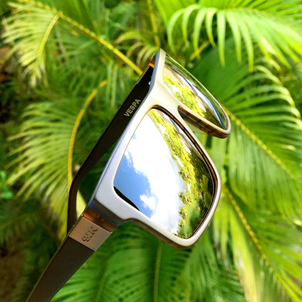 sineyewear's tweet photo. VESPA Handmade Polarised, cruise into the weekend with these bad boys 😎 https://t.co/Ma96dPZUS9 https://t.co/BtdU8dR7WT