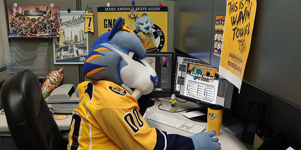Gnash00's tweet image. Put together my first email with awesome graphics. Only 1 typo!  #sorryArvi #fatpaws #swedeheart #onlyfourfingers