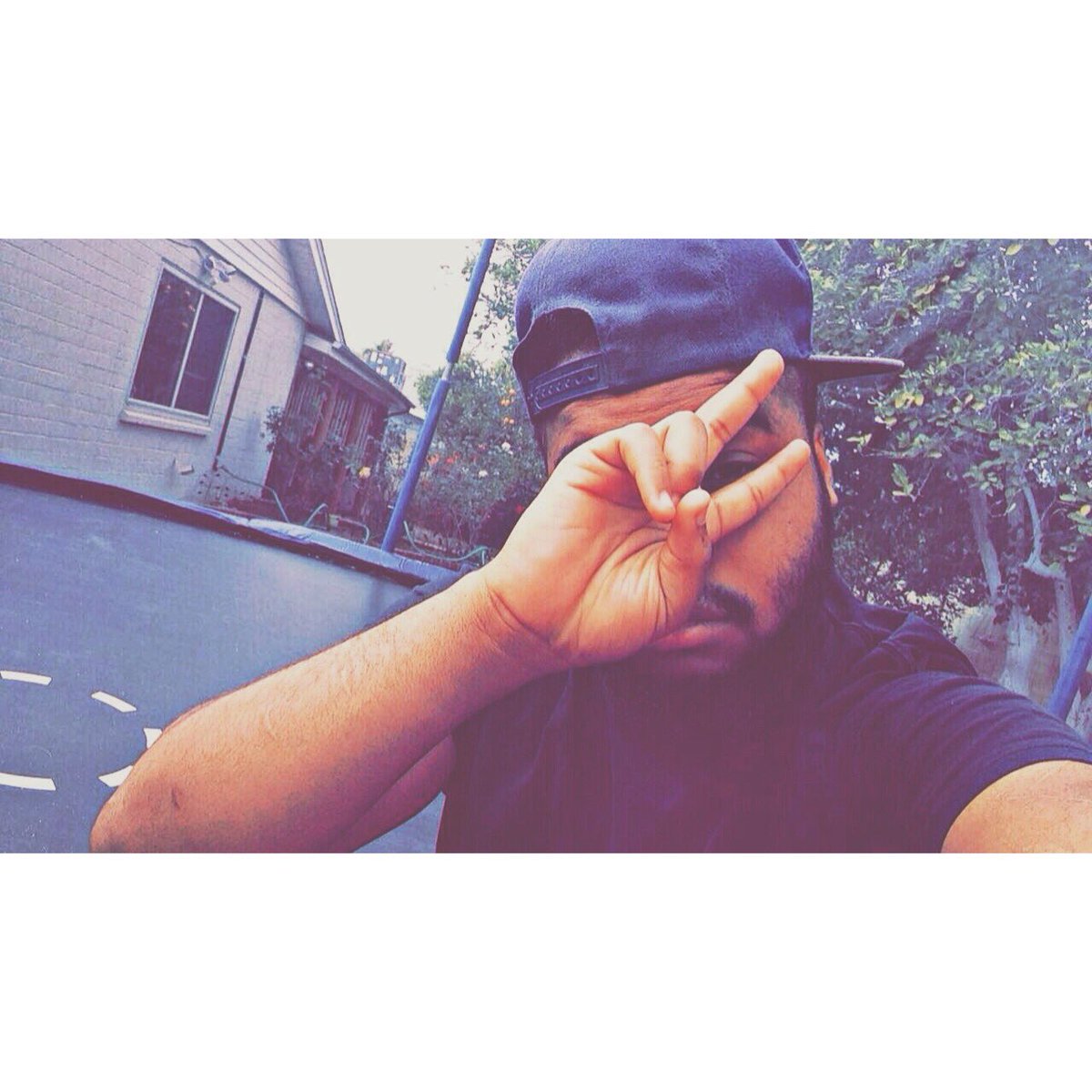 DirectedByShino's tweet photo. New year. Same me. ✌🏽 https://t.co/XMHqSOTBgE