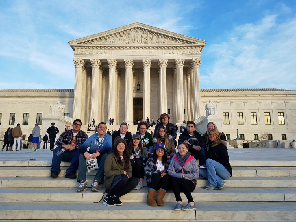 grenadierxc's tweet photo. Supreme Court. #EGtoDC https://t.co/BoF9ot26ip
