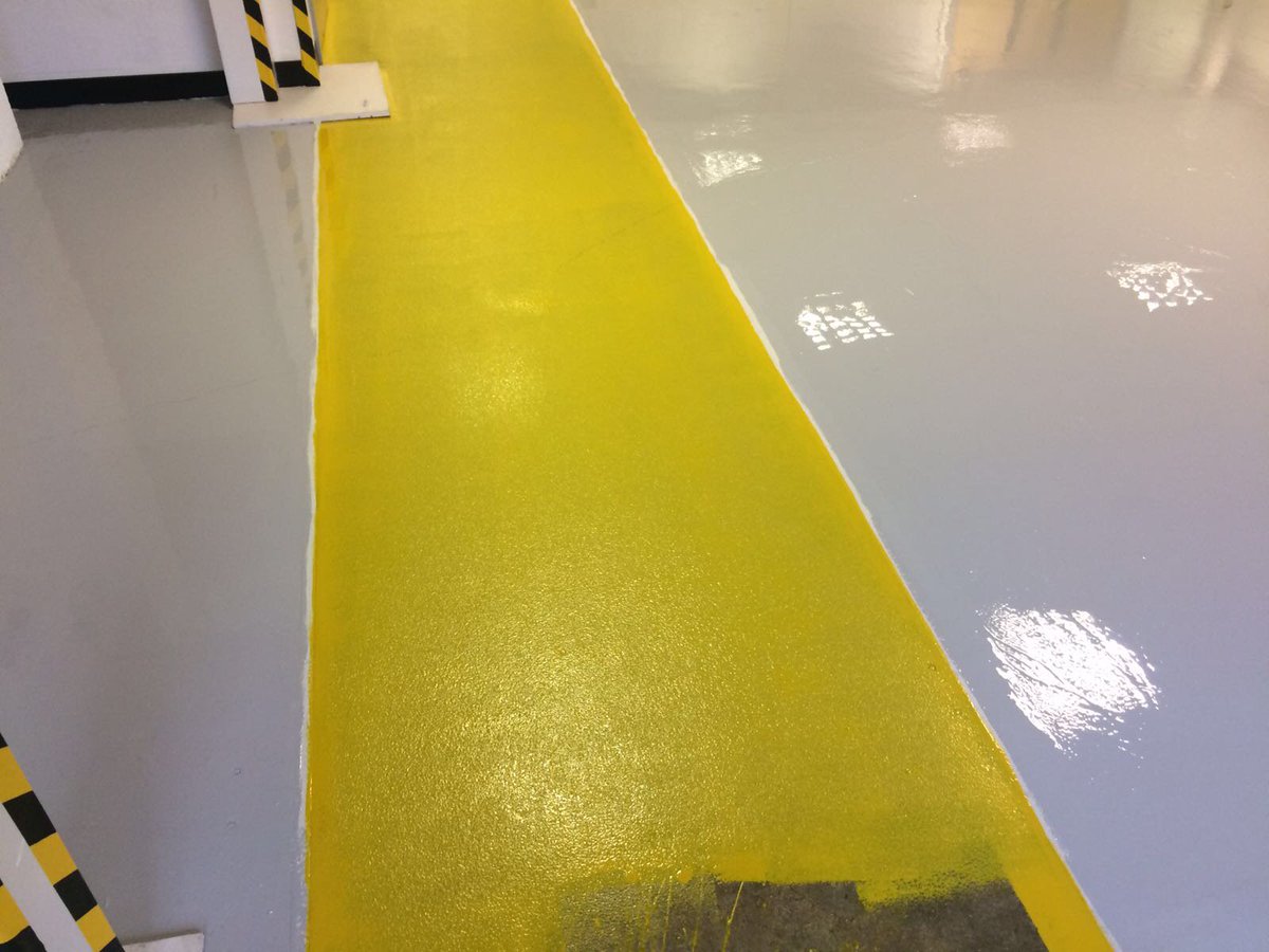 ConceptYorksLtd's tweet image. Nearly finished the resin paint on the warehouse floor for @Dynamic_Medical looking good, one final coat on the yellow walkways tomorrow