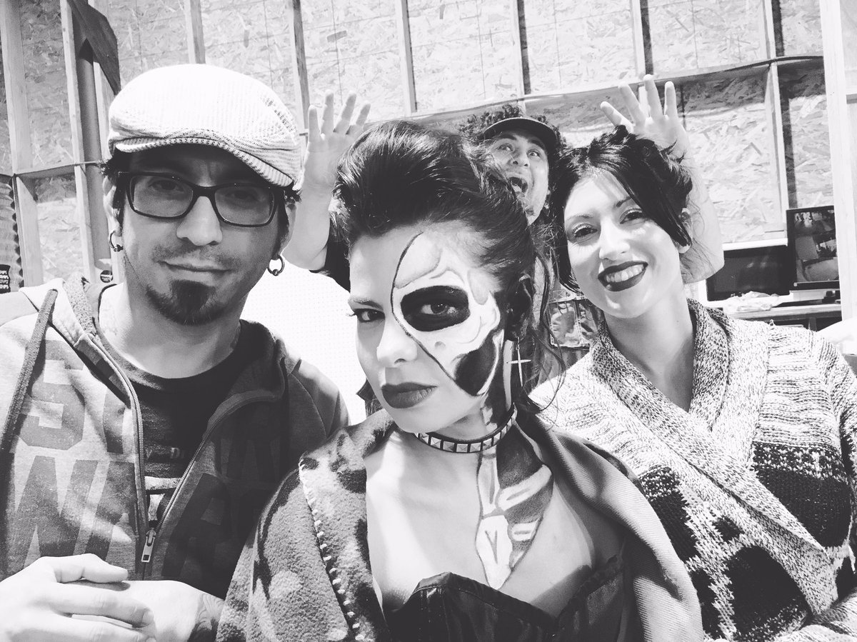 gabriela_smith_'s tweet photo. #bts w talented #mua peeps from yesterday's shoot #JuneBugSlim #SaulGallegos @_riverrose 
&amp; director #LuisFlores showing ❤️️in the back. https://t.co/GcQAHjJDJd