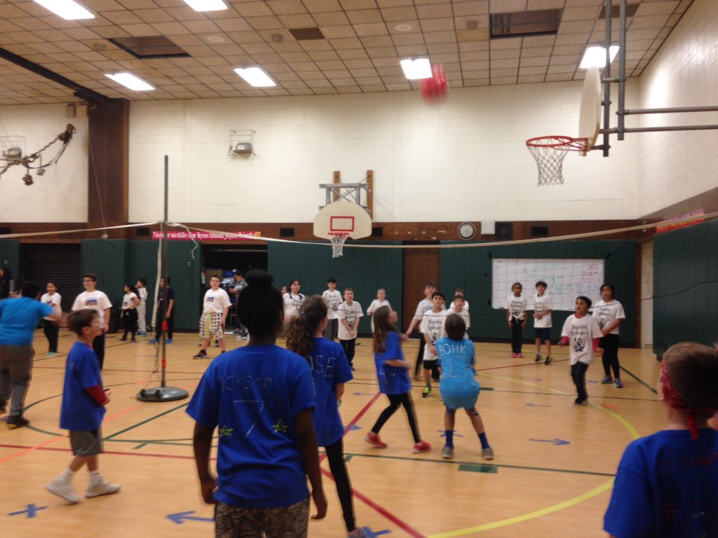 TJL_Elementary's tweet photo. Students having fun for a great cause! Grade 5 Charity Volleyball! Thank you TJL PE teachers, PTA, and volunteers! https://t.co/DH0GsetlvS