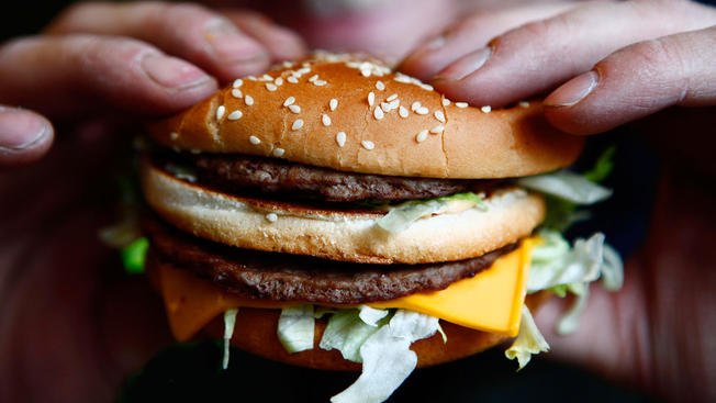incdotwell's tweet photo. McDonald's rolls out 2 new Big Mac sizes nationwide this week https://t.co/Tjtp7snlN7 https://t.co/GTsoq5h5Dc