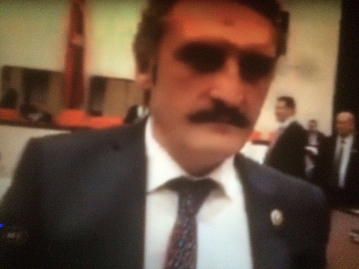 Bu gecenin en şanslı kızı Yeliz Adaley
Herkes ona yürüyor...
D.