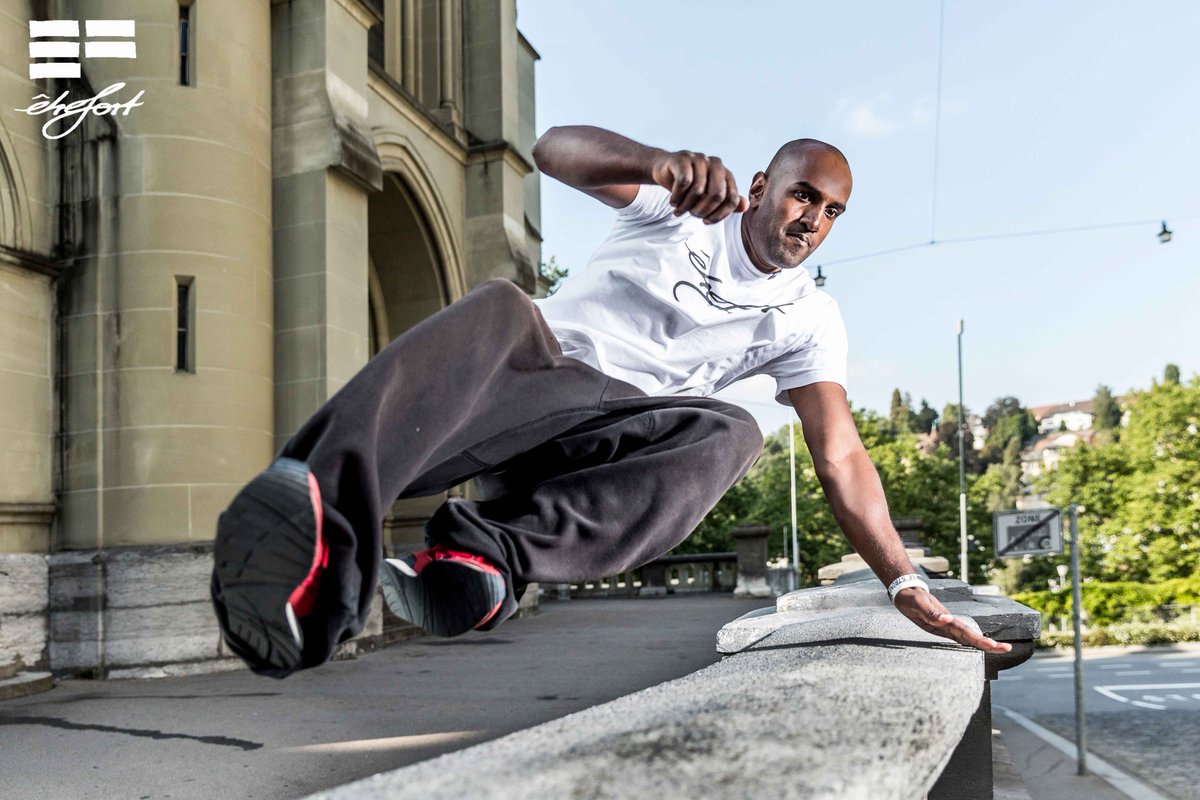 The panther Ramon Siegenthaler training in Bern

Photo by David Niederhauser Photography

#etrefort #parkour #parkourone