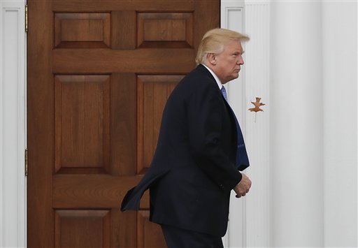 dcexaminer's tweet image. GovExec poll: Over a quarter of federal workers say they might quit or retire because of Trump washex.am/2jdDmmp