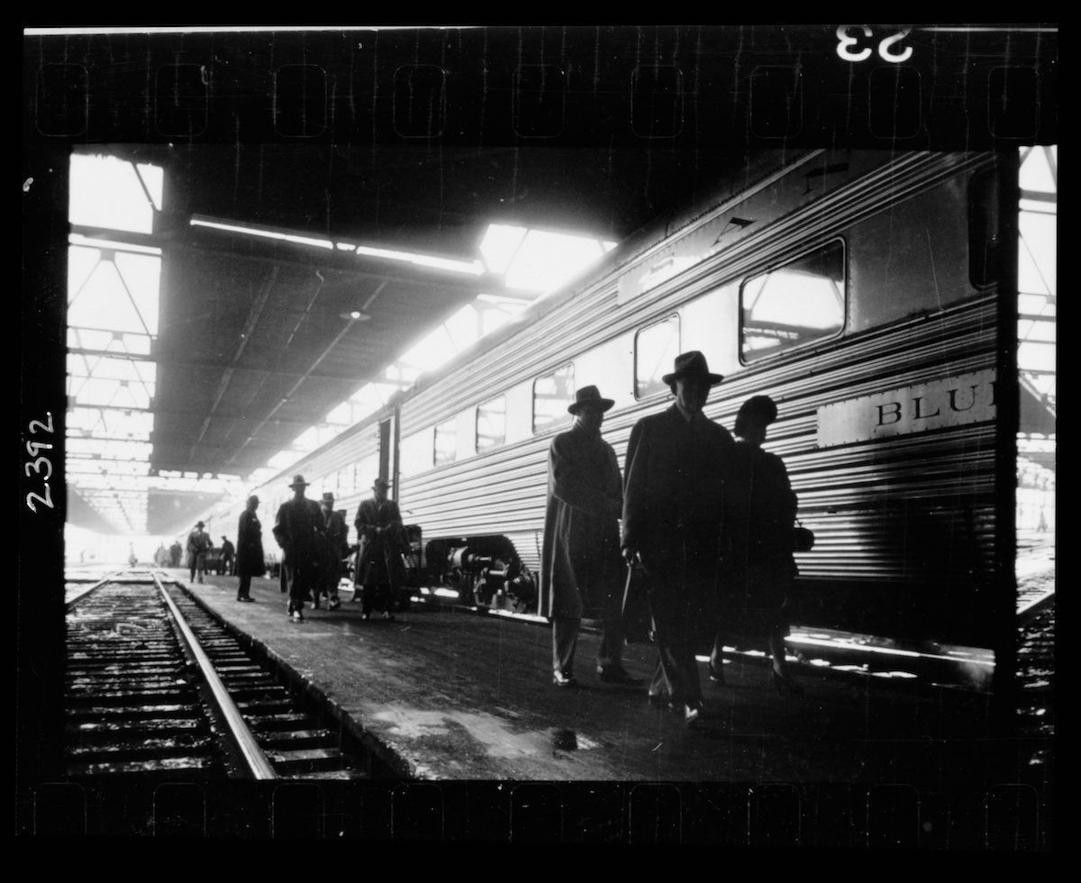 stjohnsphoto's tweet photo. Stanley Kubrick's high contrast images of Chicago in 1949. 
#photography 
https://t.co/zkTkfnWdPN https://t.co/9mOMyg3InQ