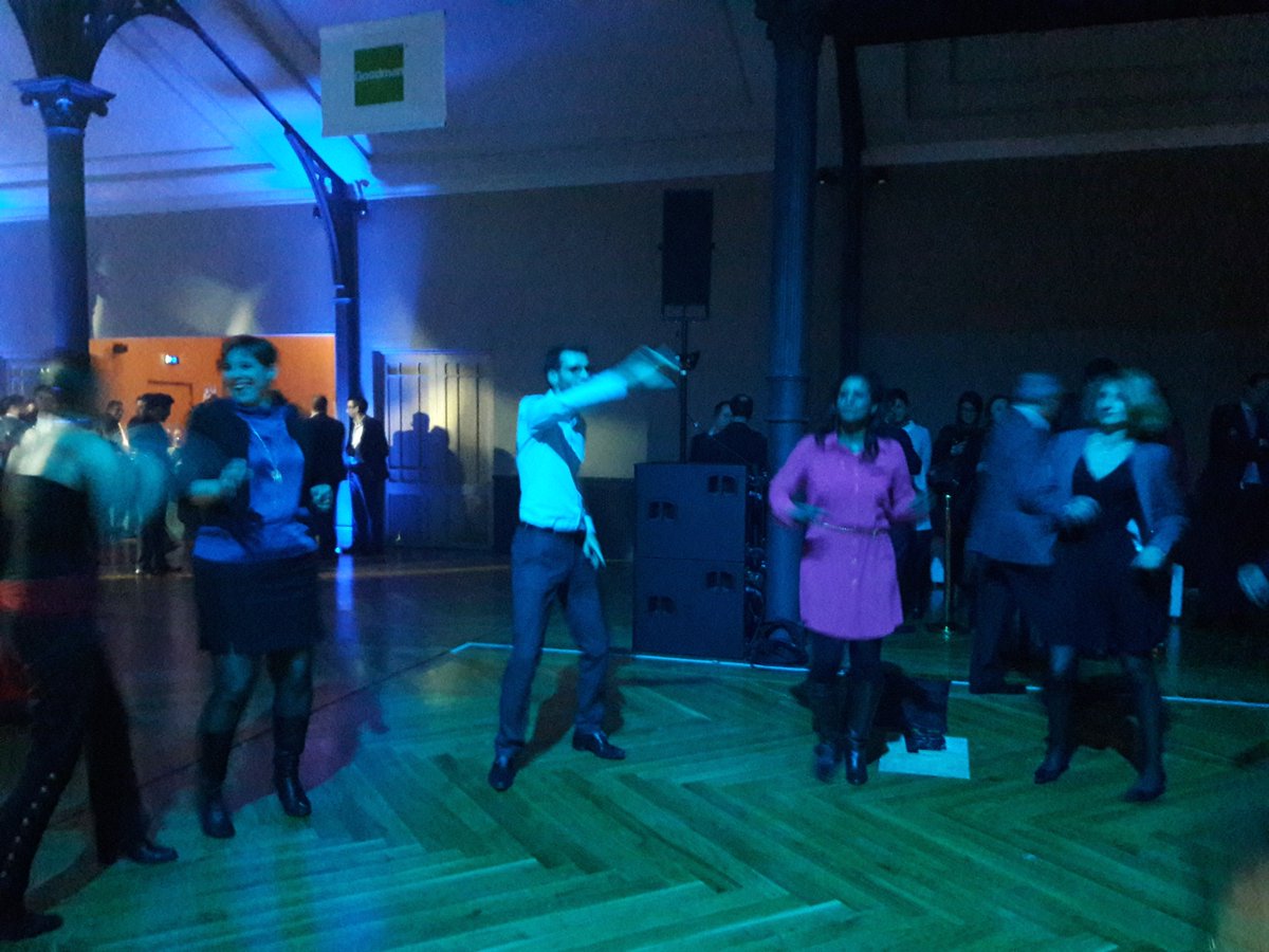 ChristineCalais's tweet photo. #ROIS2017 place à la danse https://t.co/2jzWBZ0Xte