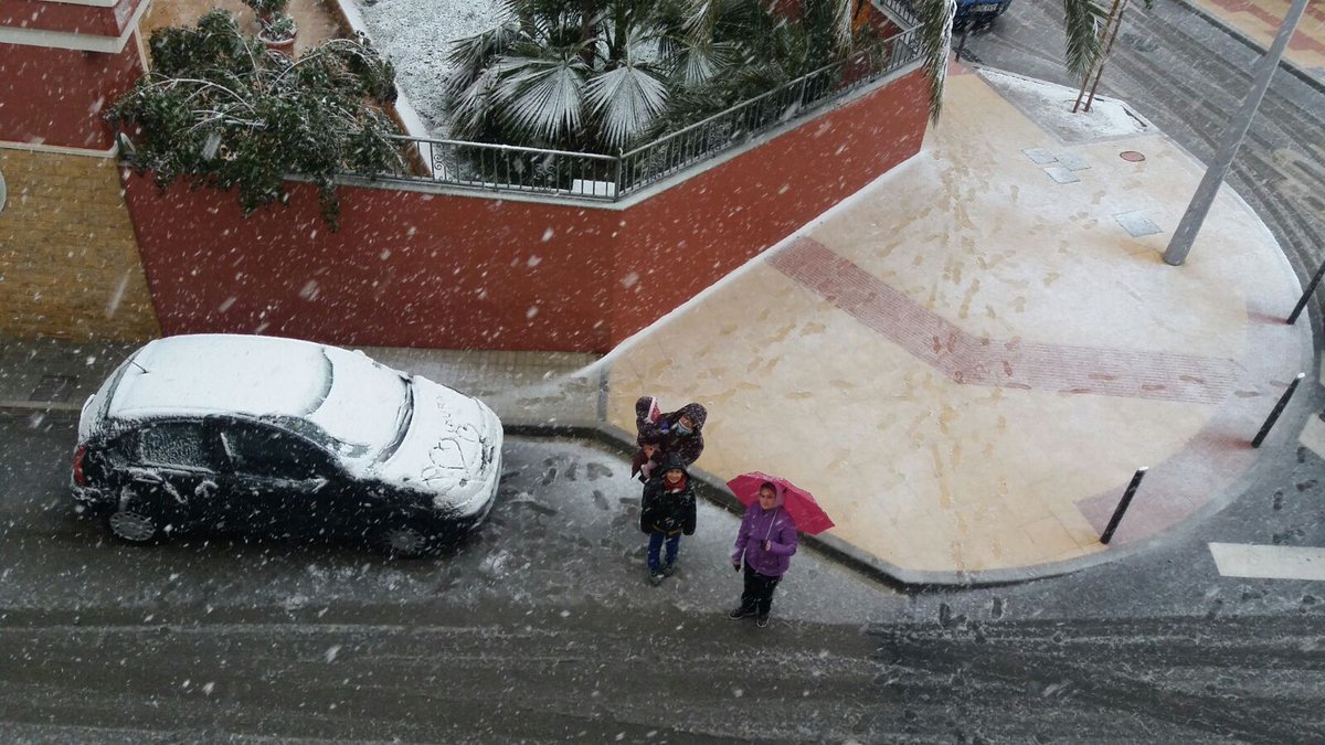 LauraBarchin's tweet photo. @rociofp15 la buena nieve 😍😍😍 por si a Vaquerizo le queda duda jajajaja ⛄❄ https://t.co/CEL7kHWnfk