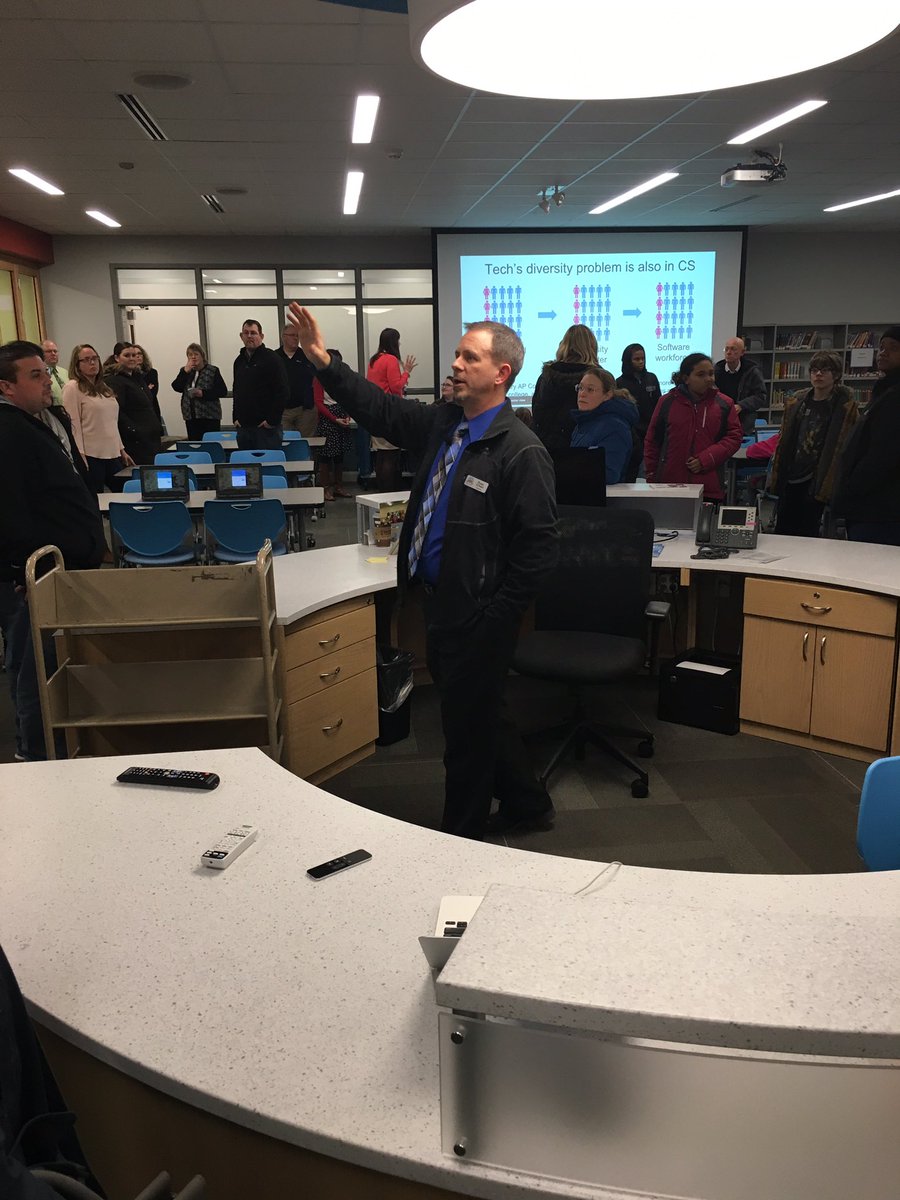 RCSAsstSupt's tweet photo. Thank you Principal Green and JWE staff for a great Innovation Center Open House! Great night! https://t.co/UATfmrDmlA