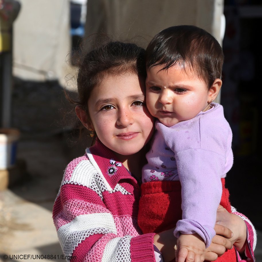UNICEF's tweet image. Over 40% of Syrian refugee children in #Turkey are missing out on an education. uni.cf/2jdgDXu #ChildrenUprooted