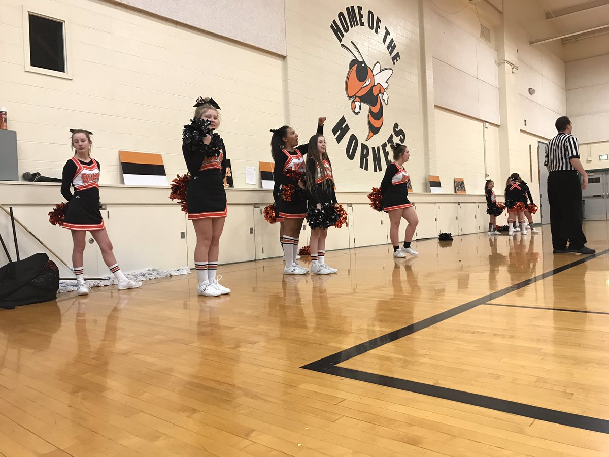 DoyleKestner's tweet photo. Cheering on our boys at the tournament! #BGMSWOW #cheer #CHEERLIFE https://t.co/BSjX4e3Nlu