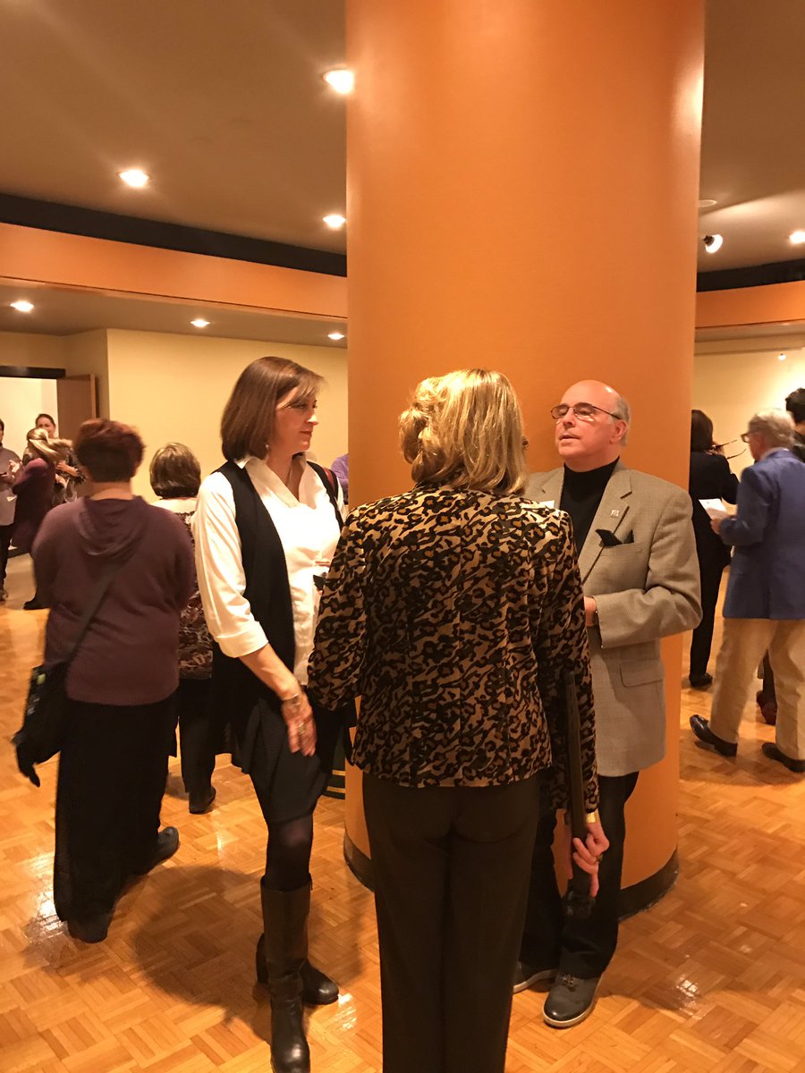 JamesSmithSC's tweet image. Great seeing our Mayor @SteveBenjaminSC portrait showcased @kirklandtsmith show Theater Art Gallery High Point, NC #art