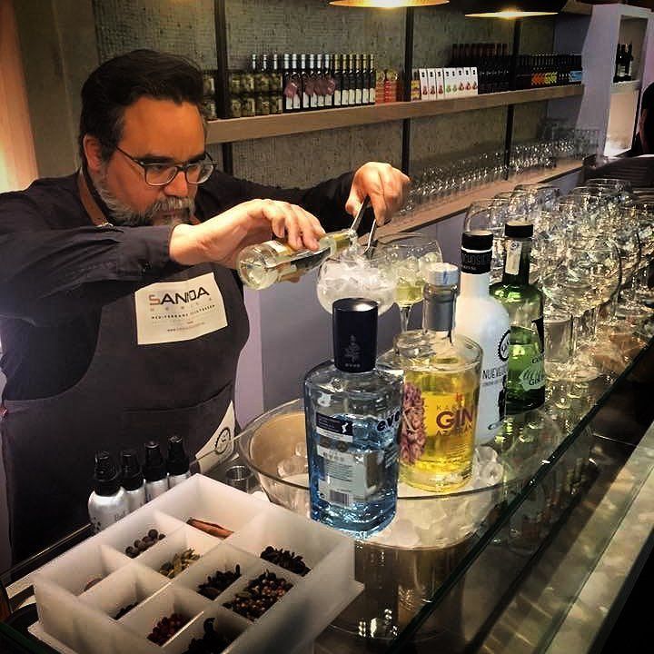 Aromas y deshidratados de <a href="/dropmoon_es/">Drop Moon</a> para los #Gintonics en #GordalAmsterdam #SanndaHoreca