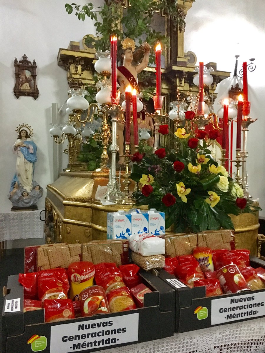 jorgeperezvaq's tweet photo. ➡️ Vísperas en honor a San Sebastián Mártir.

NNGG Méntrida como cada año participa en la ofrenda de alimentos para Cáritas.

#SomosNngg https://t.co/Yz4WEH4NgQ