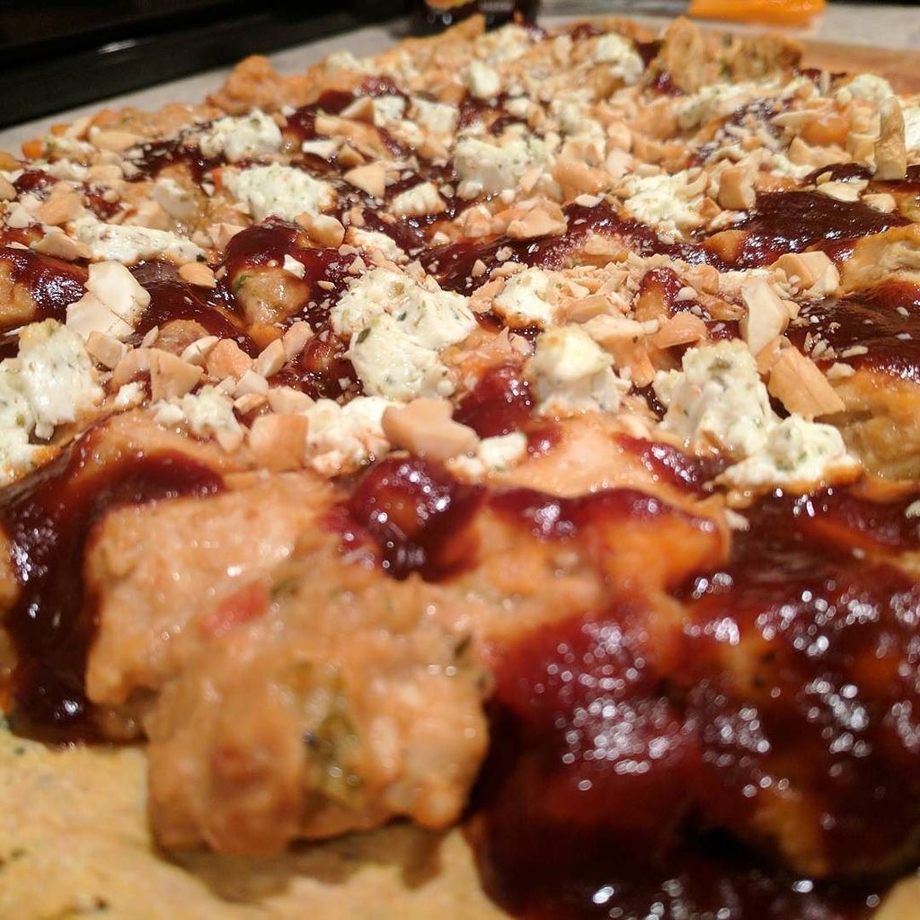 rosslarocco's tweet photo. Another delicious homemade pizza π #glutenfree #chefross https://t.co/r4XJMC7hLE