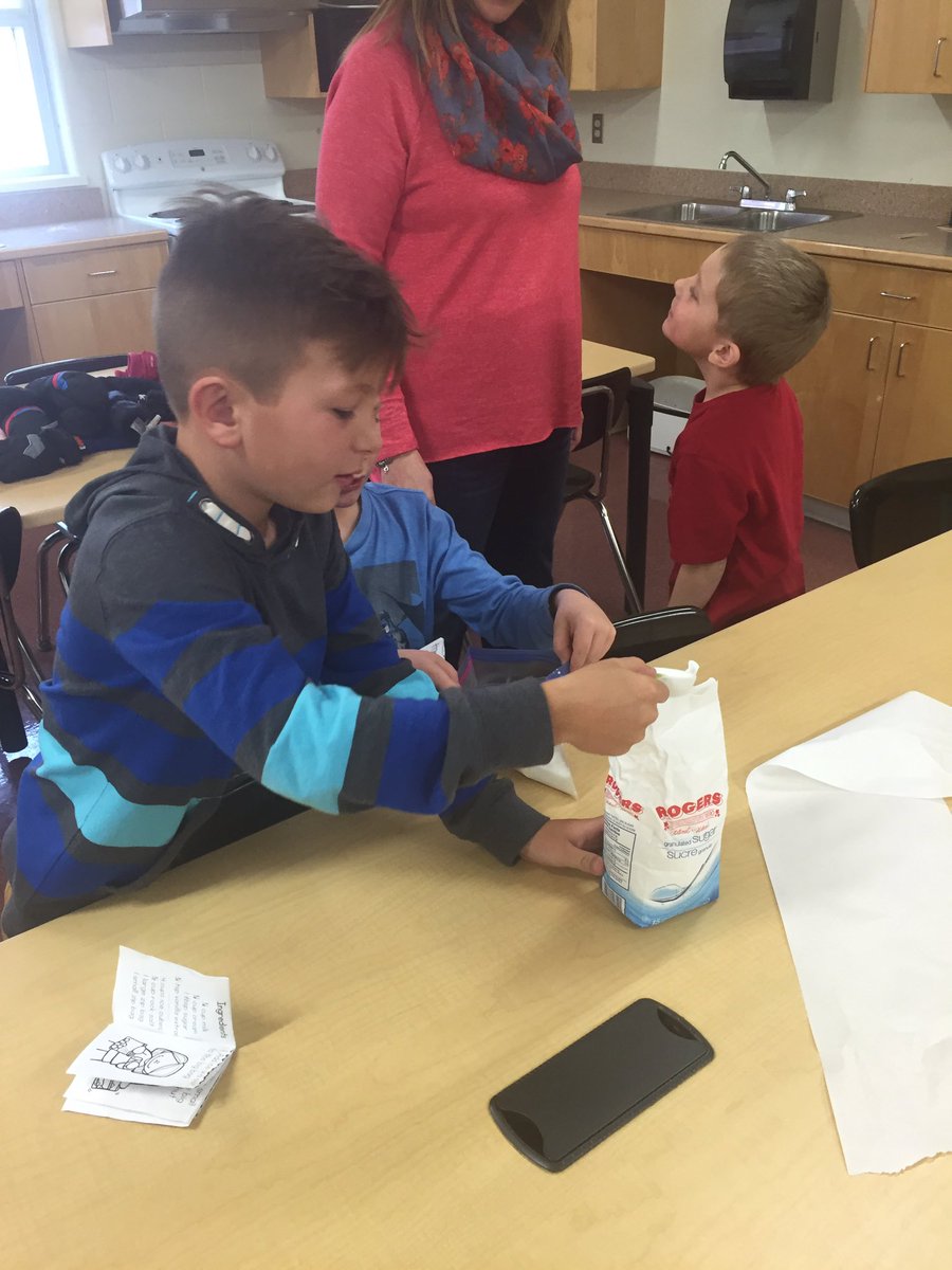 misscdmiller's tweet image. "I can't believe this is science!!" -gr2a as they made homemade ice cream to see how "cooling" can change a material @stcatPB #science2