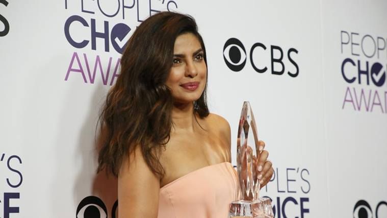 DiyaTV's tweet photo. #Quantico's @priyankachopra does it again! https://t.co/RQb0pREwOv  #PCAlert #PCManiacs #PCAs #PCAs2017 https://t.co/YVmpIqk0dr
