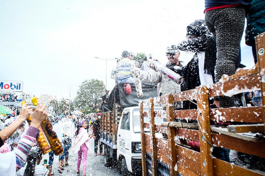 bacanika's tweet photo. .#Colombia Así vivimos el Carnaval de Negros y Blancos: https://t.co/voDgTV2MkD @gobnarino https://t.co/MNsZ5kwbhi
