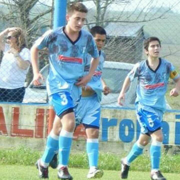 Deportes991's tweet photo. F��TBOL ⚽| @KevinMoreiraa y @GuidoBefart00 , jugadores de #SanJorge, jugarán en diciembre un torneo en Brasil representando a #Apolo de CDelU https://t.co/RAKwrYLt4P