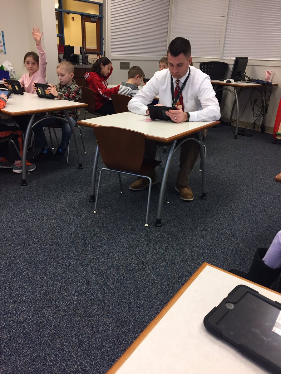 FrewsCrews's tweet image. Love when teachers are willing to be the student 😀 #codingwithstudents #learningsidebyside @scratch