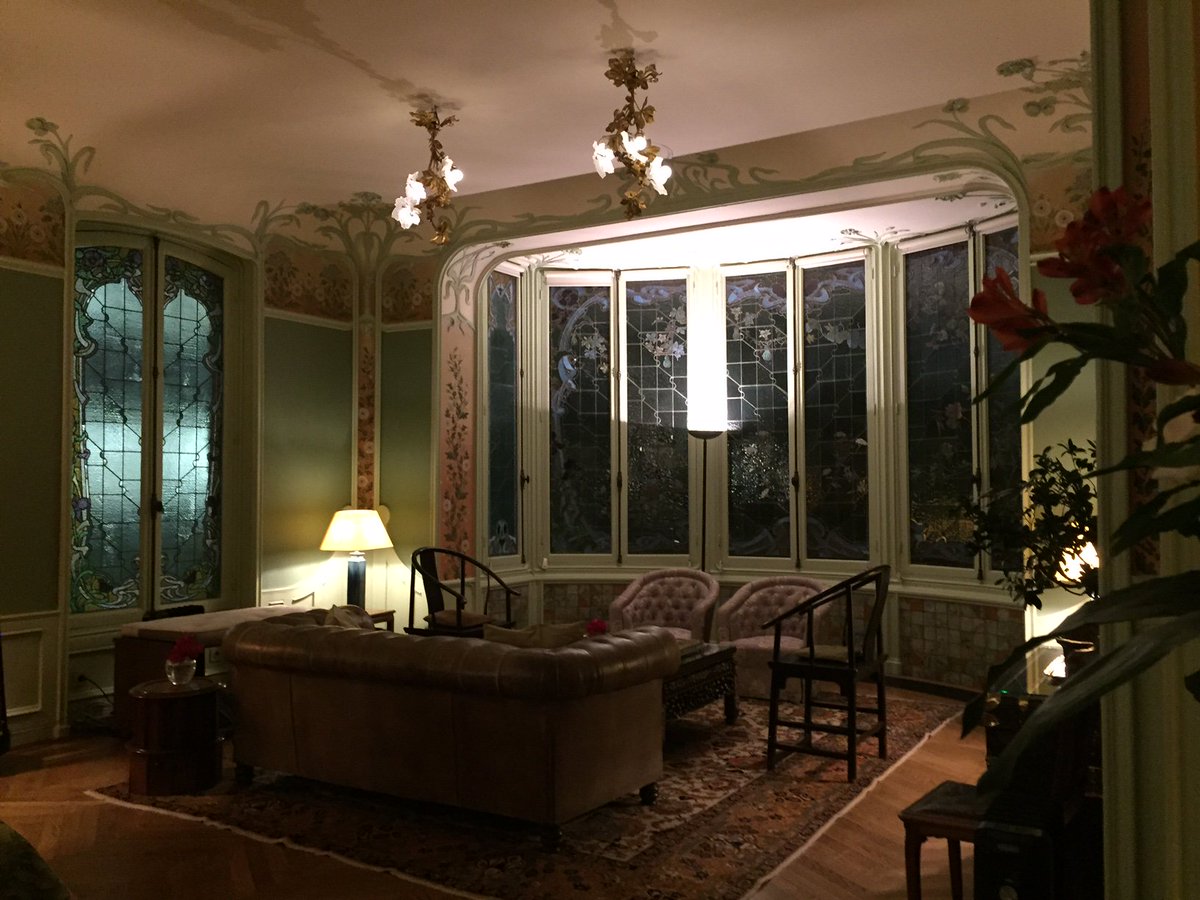 Armellemiclo's tweet photo. En visite hier à Asnières, l’adresse du savoir-faire de la Maison Vuitton. Merci à #GecinaLab pour ce moment d’exception très chaleureux. https://t.co/lVw8GzeADW