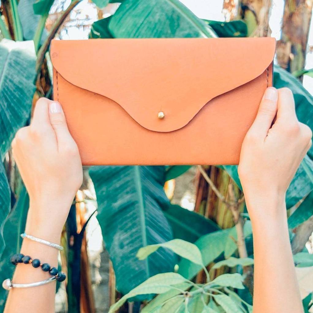 enviro4change's tweet photo. @haitidesignco is an artisan cooperative focusing on quality. "The Banana Leaf Initiative: represents their ongoing… https://t.co/isq9dDRfkJ