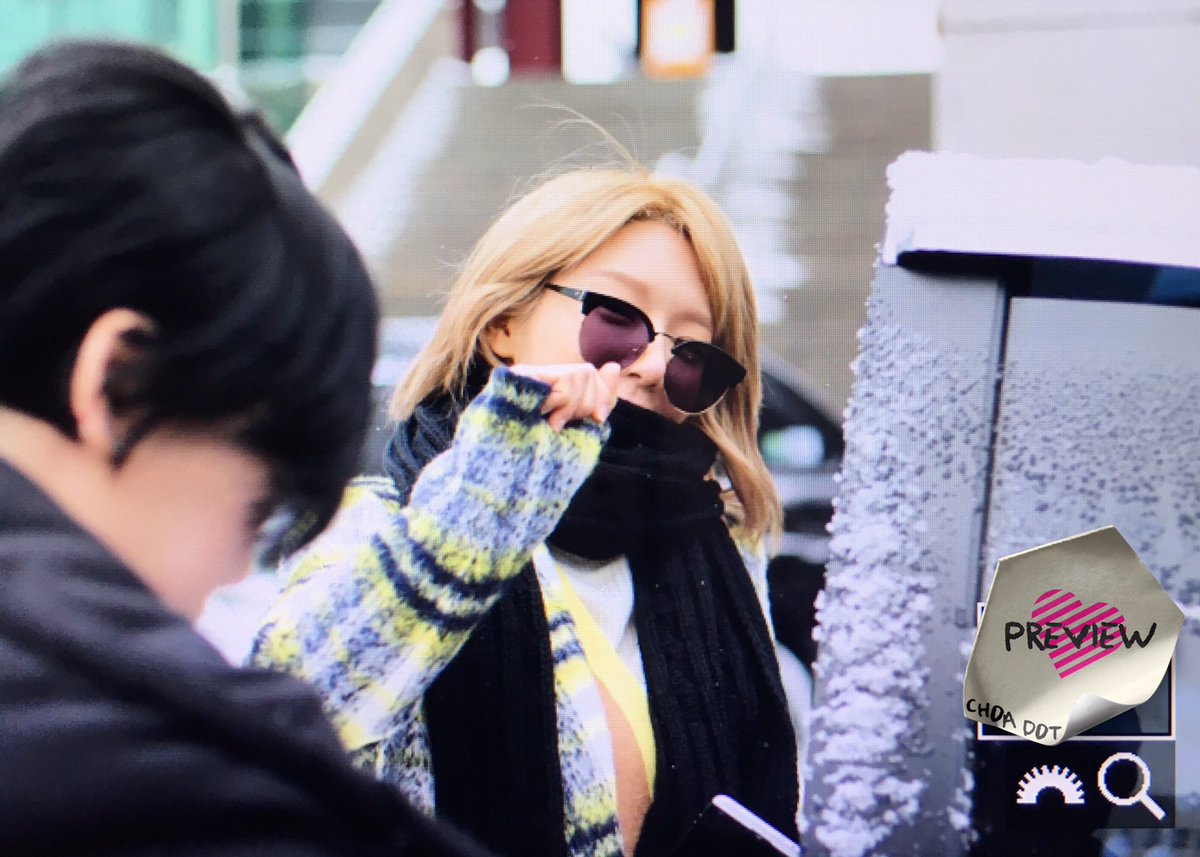 900306_com's tweet photo. 170120 뮤직뱅크 중간퇴근 프리뷰
#초아 #CHOA #AOA #EXCUSE_ME #BING_BING https://t.co/BFJBAA0p9P