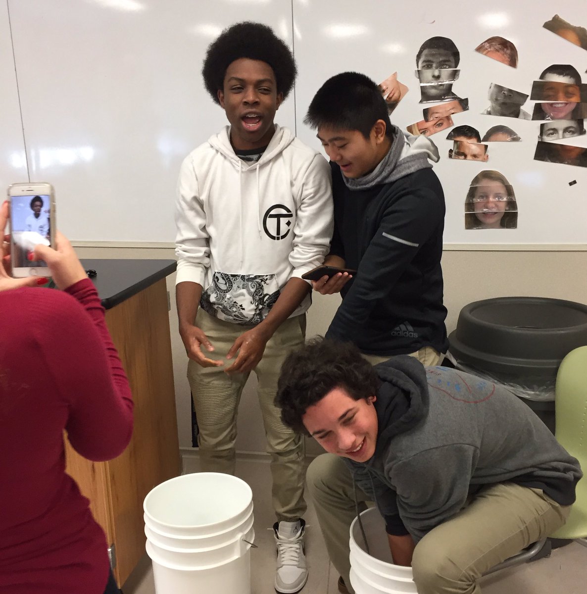 kellamscience's tweet photo. Students experience challenges faced by enzymes - inhibitors, denaturation, cold temperature... #Toothpickase https://t.co/XcRCzyySAS